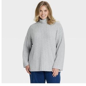 NWT! Universal Thread Light Gray turtle/Cowl Neck tunic Sweater